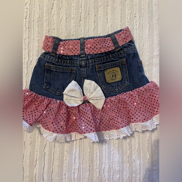 Girls sequin ruffle shirt and skirt set - Picture 2 of 5